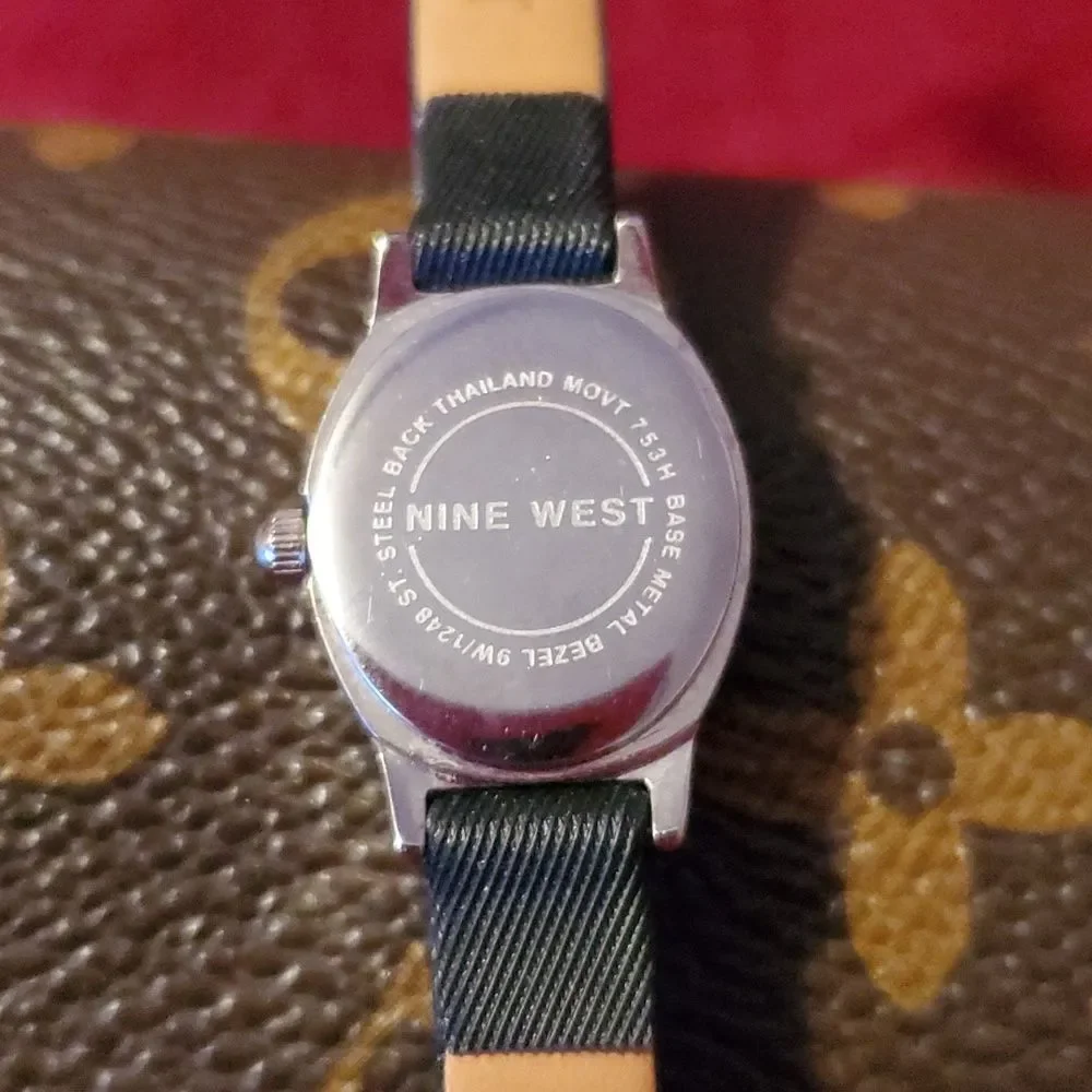 NWOT Nine‎ West 9W/1248 Tiny Petite Case Ladies Watch Silver & Black